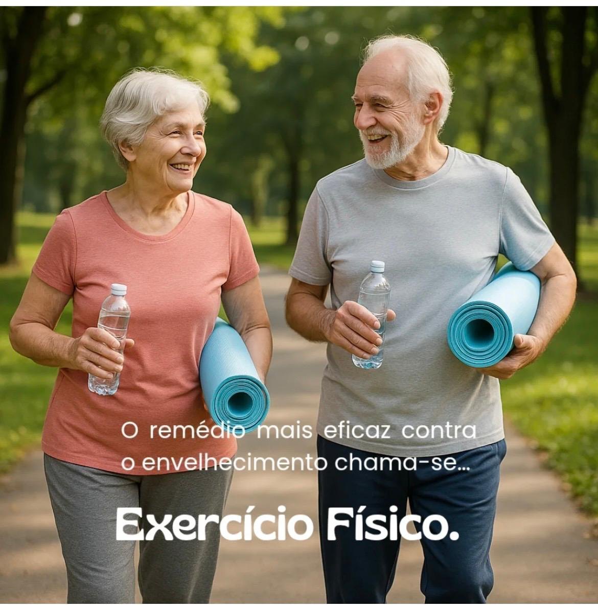Casal de idosos caminhando após atividade física.